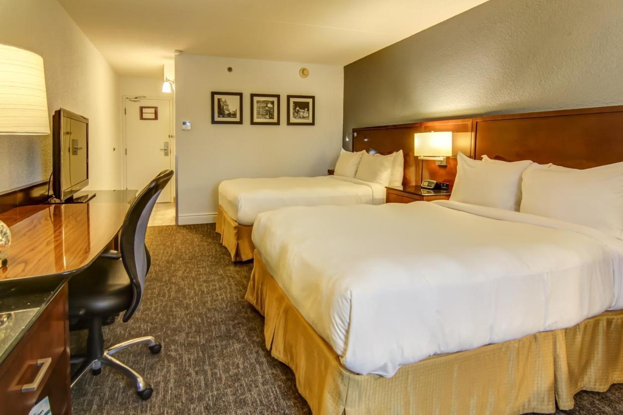 La Sagueneenne - Hotel Et Centre De Congres Saguenay Zewnętrze zdjęcie