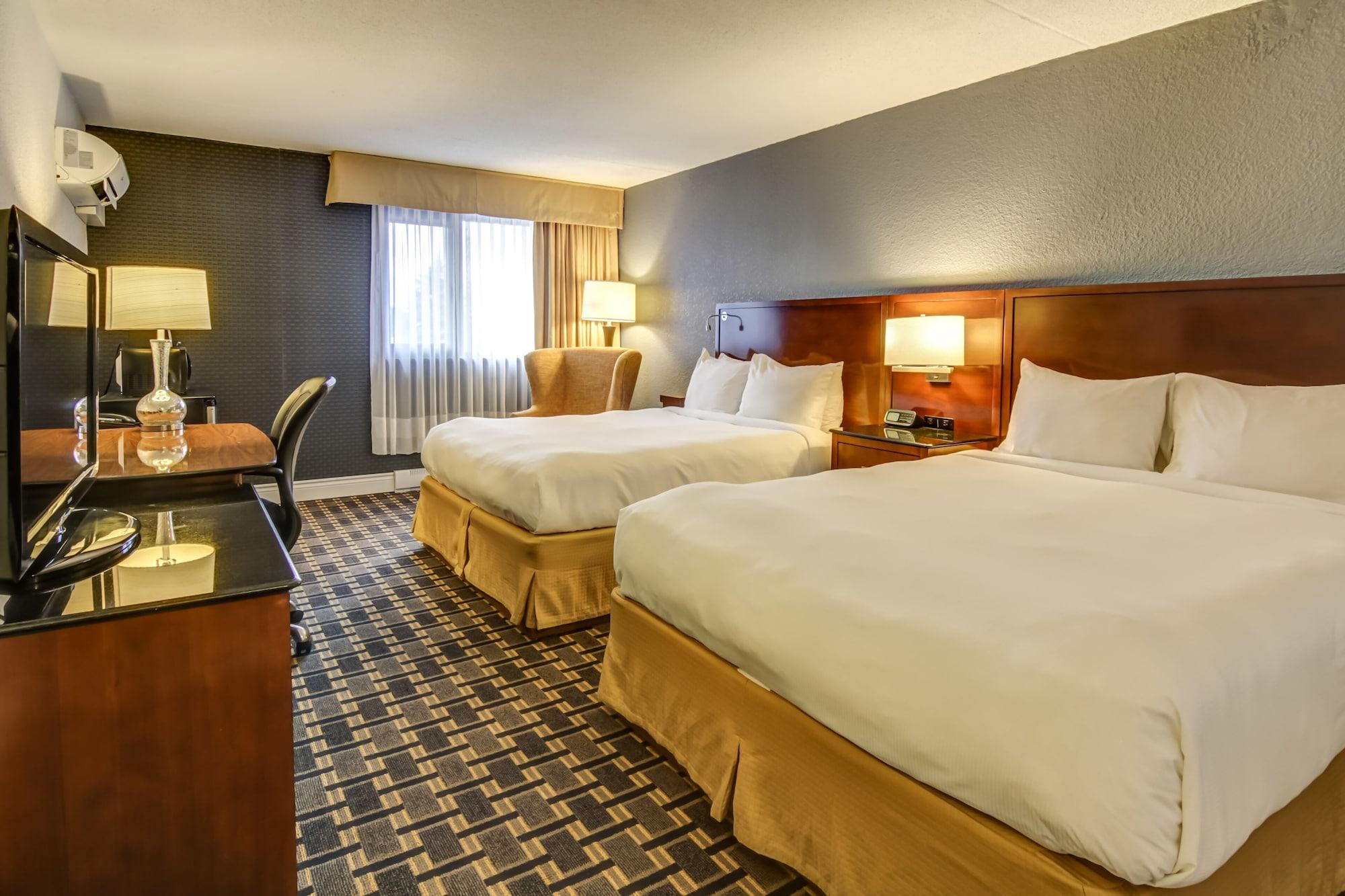 La Sagueneenne - Hotel Et Centre De Congres Saguenay Zewnętrze zdjęcie