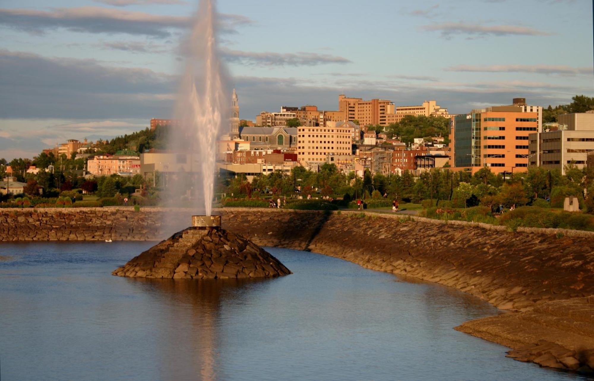 La Sagueneenne - Hotel Et Centre De Congres Saguenay Zewnętrze zdjęcie