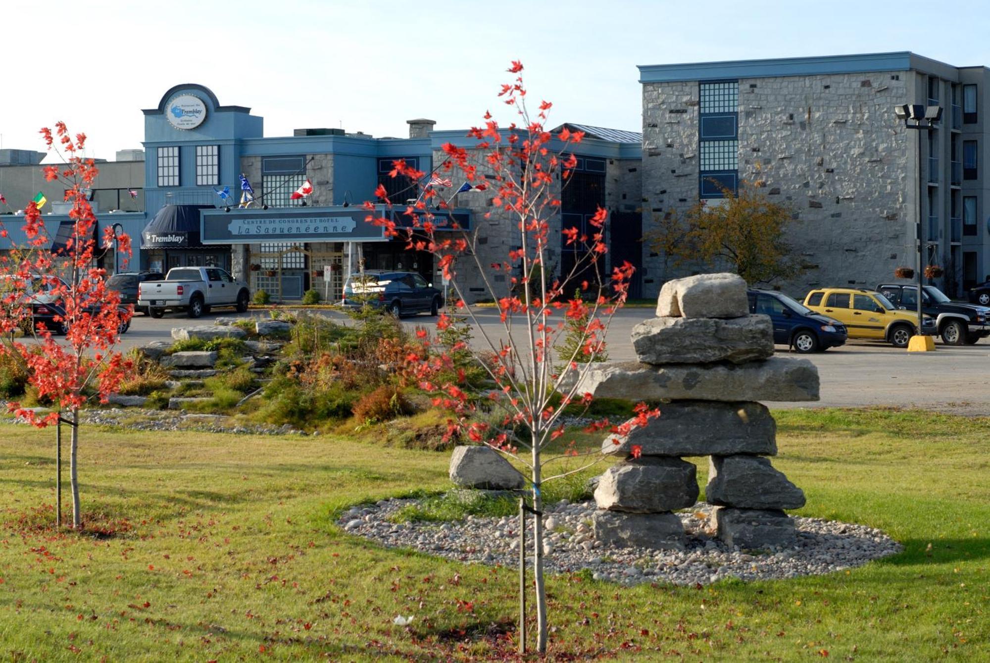 La Sagueneenne - Hotel Et Centre De Congres Saguenay Zewnętrze zdjęcie