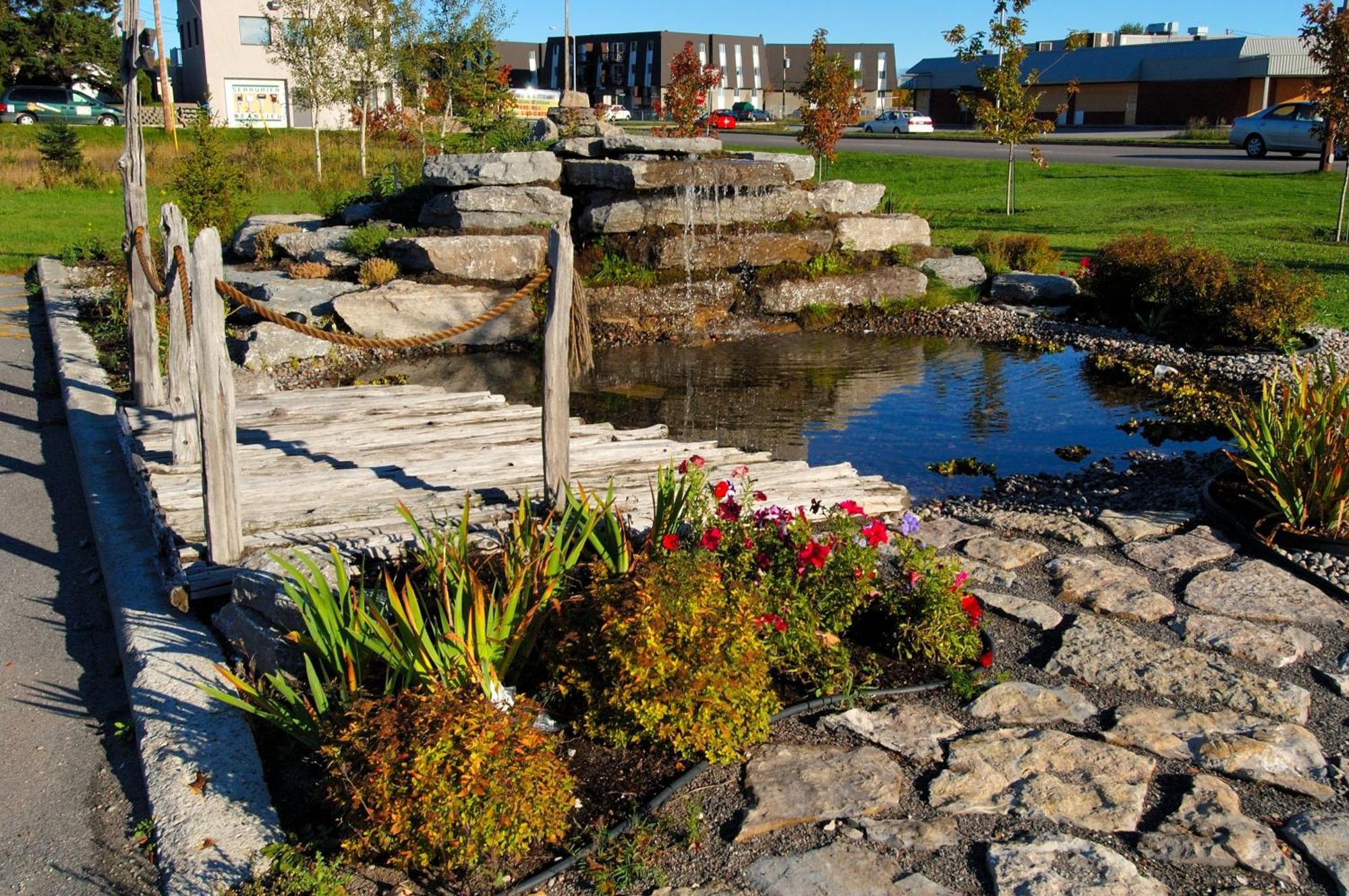 La Sagueneenne - Hotel Et Centre De Congres Saguenay Zewnętrze zdjęcie