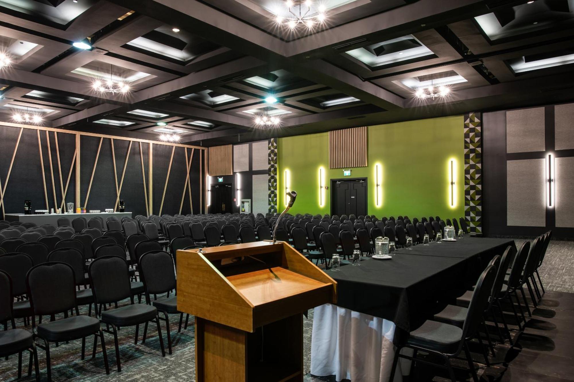 La Sagueneenne - Hotel Et Centre De Congres Saguenay Zewnętrze zdjęcie